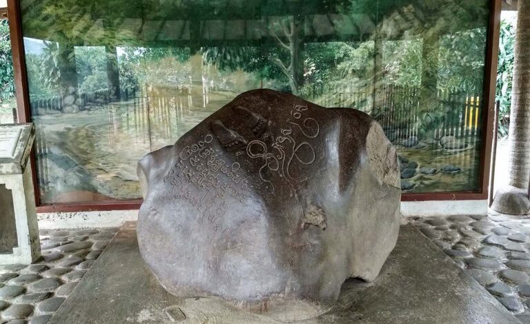 Prasasti Ciaruteun di Bogor Barat: Potensi Wisata Edukasi Sekolah Belum Maksimal Prasasti Ciaruteun Bogor Barat dengan pahatan Raja Purnawarman