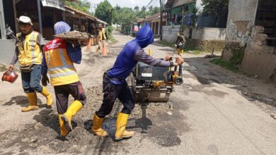 Respons Cepat Pemerintah: Jalan Galuga–Ciampea–Cibungbulang Mulai Diperbaiki Respons Cepat Pemerintah: Jalan Galuga–Ciampea–Cibungbulang Mulai Diperbaiki