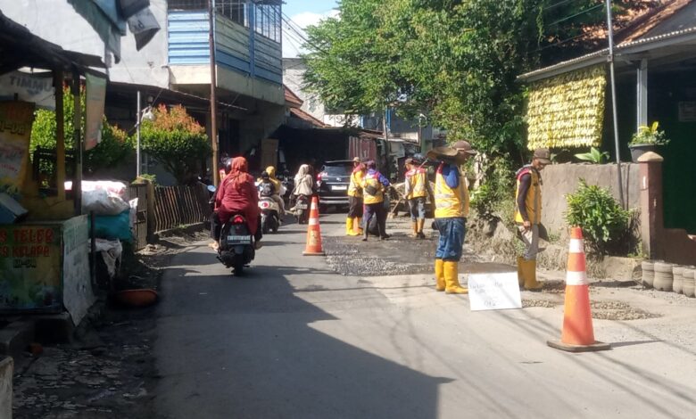 Perbaikan Sejumlah Titik Jalan di Leuwiliang Mulai Dikerjakan