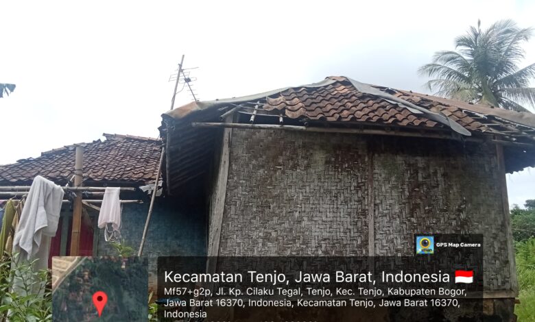 Miris! Di Tengah Perumahan Elite, Warga Tenjo Bertahan di Rumah Rapuh