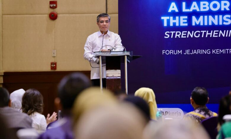 Menaker Tegaskan Kesempatan Kerja Tetap Terbuka di Tengah Tantangan Global