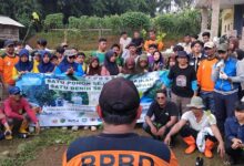 Pemdes Pamijahan Bersama Komunitas dan Pelajar Gelar Aksi Tanam Pohon dan Bersih Sampah