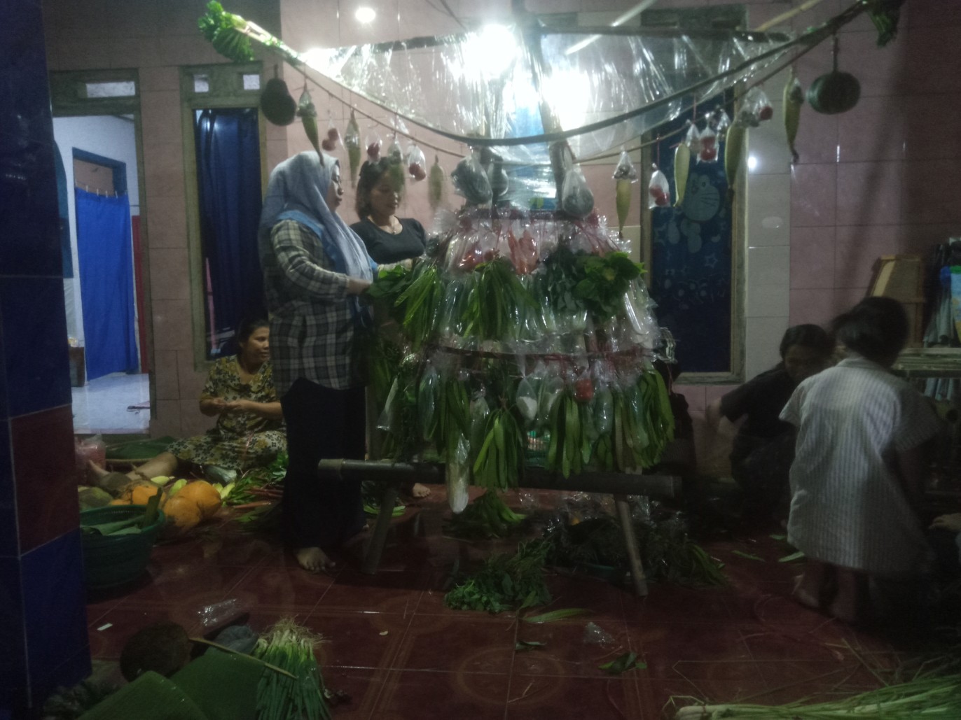 Warga Kampung Ciawitali Antusias Hias Dongdang Sambut Seren Taun dan Sedekah Bumi