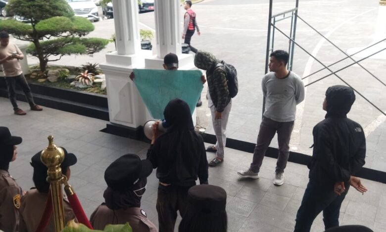 Kabag Kesra Kota Bogor Disorot, Pemuda Antikorupsi Desak Wali Kota Lakukan Evaluasi