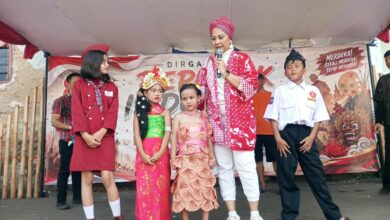 Bukan Sekadar Karnaval, Warga RW 03 Sempur Sulap Barang Bekas Jadi Busana Kreatif
