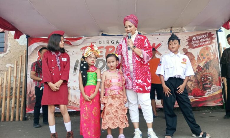 Bukan Sekadar Karnaval, Warga RW 03 Sempur Sulap Barang Bekas Jadi Busana Kreatif