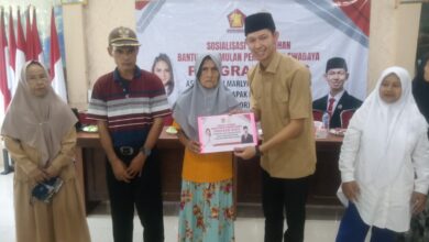 Warga Cemplang dan Girimulya Terima Bantuan BSPS