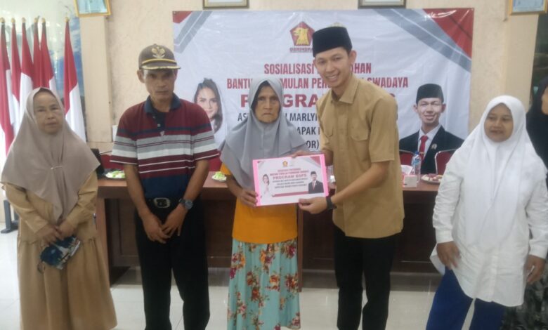 Warga Cemplang dan Girimulya Terima Bantuan BSPS
