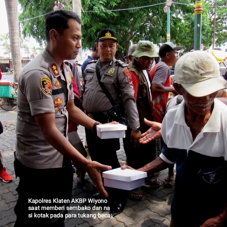Jum’ at Berkah Polres Klaten Santuni Kuli Panggul Pasar Dan Tukang Becak. IMG 20191122 191056