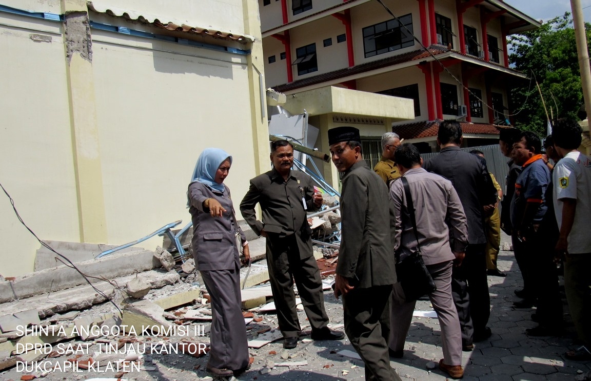Komisi III DPRD Klaten: Robohnya Atas Kantor Dukcapil BUkan Karena Bencana. PKN Usut Tuntas. IMG 20191127 192645