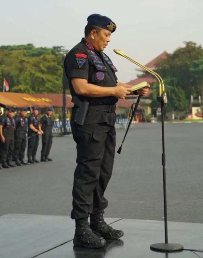 Dan KorBrimob Pimpin Apel Gelar Pasukan Pengamanan Tahun Baru 2020 20191231 151933