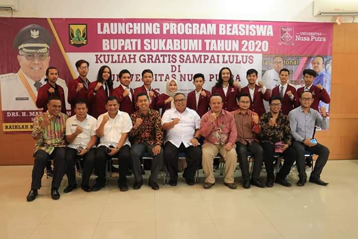 Bupati Sukabumi Luncurkan Program Kuliah Gratis. bupati lungur jejer