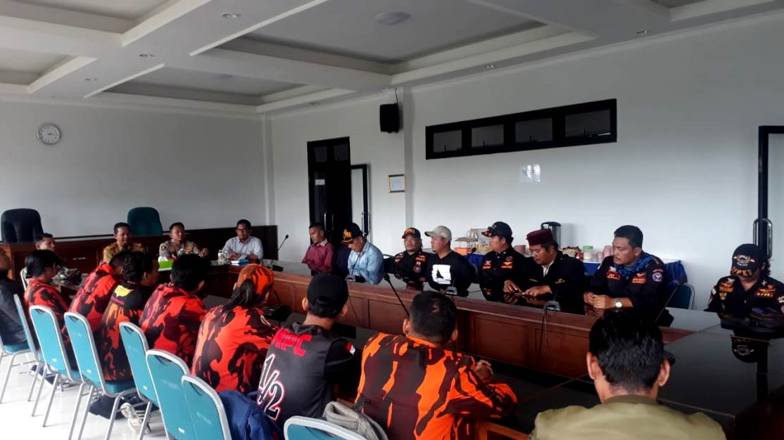 poto deklarasi damai pkkb dan pp 1.rapat