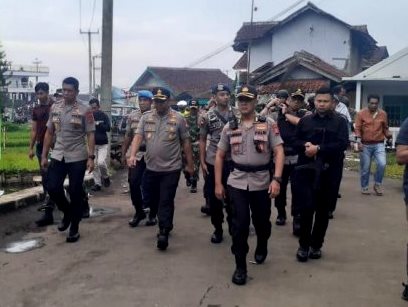 Sukabumi Kembali Kondusif. Kapolda Jabar Janji Secepatnya Tangkap Pelaku. poto kapolda jabar