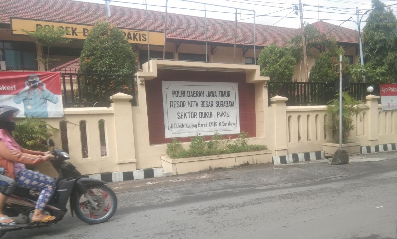 Dua Pemuda Pencuri Helm Di Glandang Warga Ke Polsek Dukuh Pakis SBY. WhatsApp Image 2021 01 27 at 21.08.34