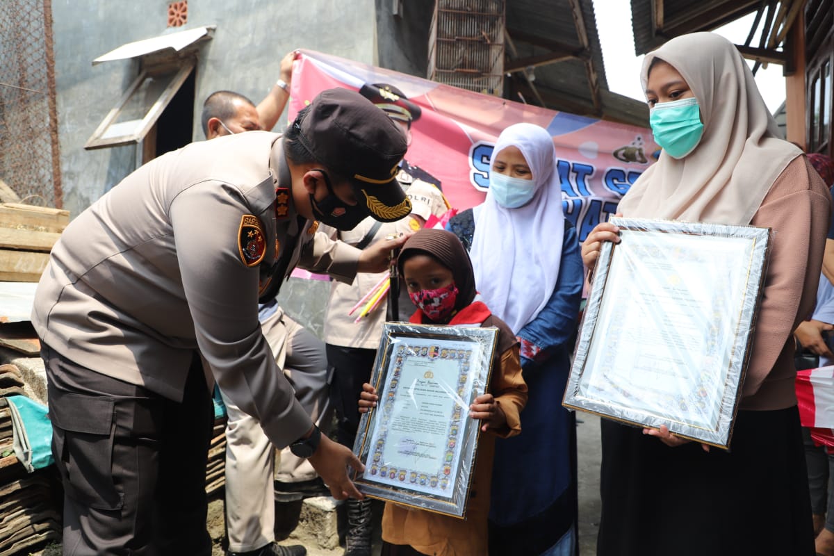 280 Pelajar Korban Covid-19 di Mojokerto Dapat Seragam Sekolah Gratis, 2 Jadi Anak Asuh IMG 20210910 WA0063 1
