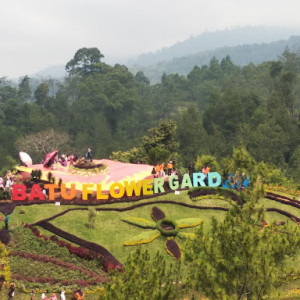 Coban Rais: Air Terjun Menakjubkan di Batu, Jawa Timur