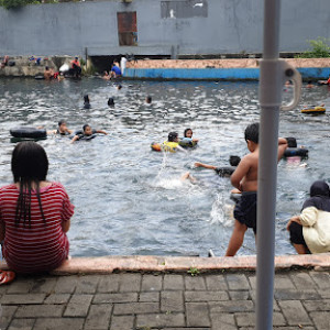 Pemandian Belakang Wendit Wakaf: Destinasi Sejuk untuk Bersantai dan Berenang