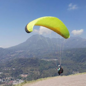 Wisata Bukit Banyak Batu: Nikmati Keindahan Alam dan Tantangan Menaklukkan Puncak