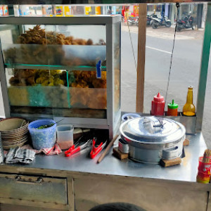 PAK DI BAKSO CEKER: Kelezatan Bakso Ceker yang Menggoyang Lidah di Batu