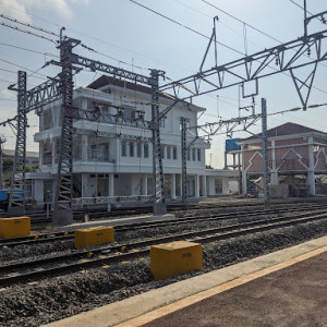 Depo KRL Solo Jebres: Pusat Operasional dan Perawatan Kereta Api di Surakarta