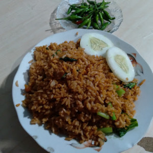 Kuliner Pak Duro: Kelezatan Nasi Goreng, Bakso, dan Mie Ayam di Pasar Batu