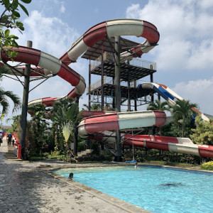 Balong Waterpark: Destinasi Liburan Seru Keluarga di Bantul