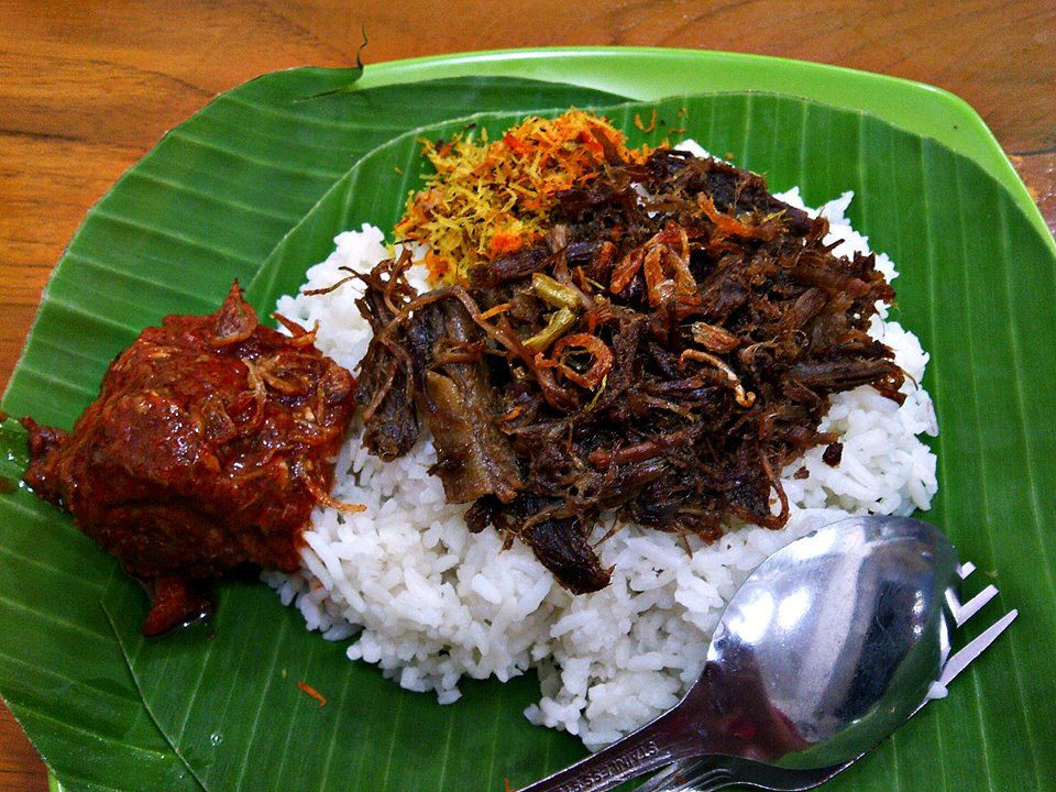 How to Make "Nasi Krawu", a Spicy Rice Dish from Gresik