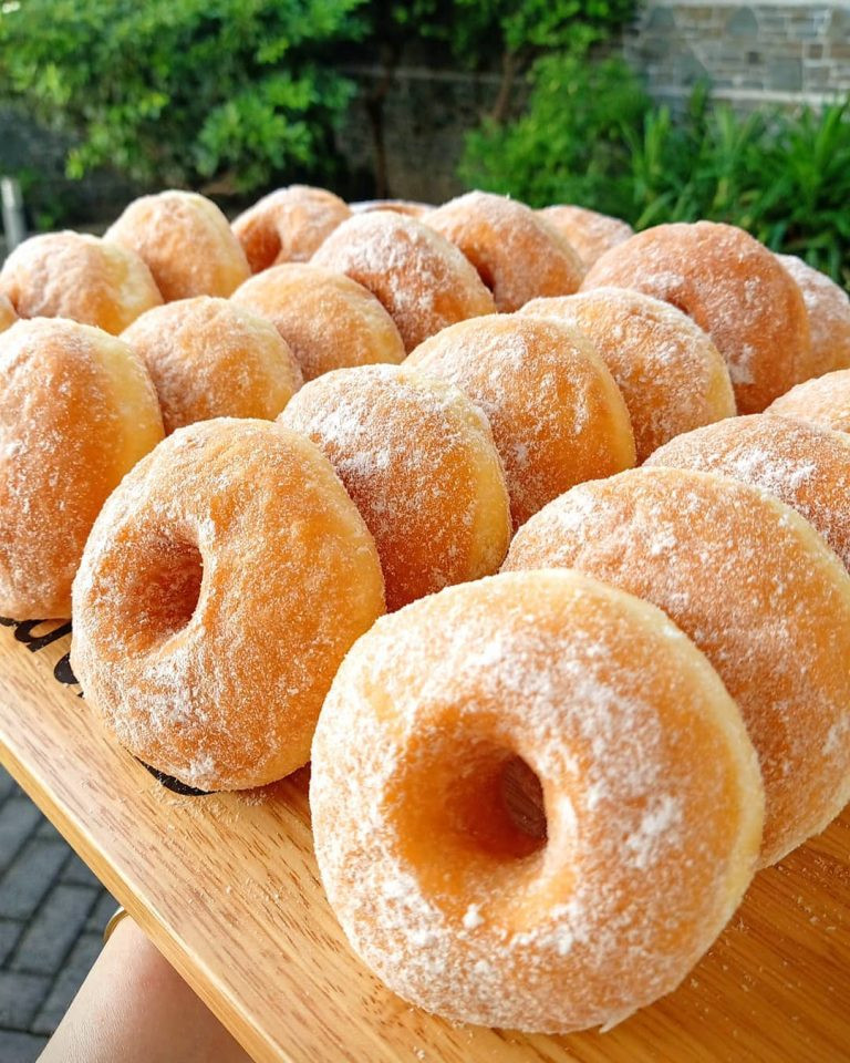 How to Make Donat Kentang: A Delicious Indonesian Snack