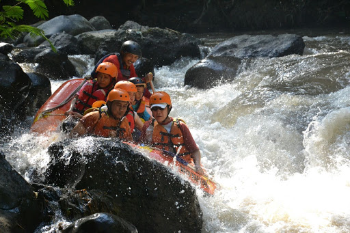 Batu Rafting: Petualangan Arus Deras di Kota Batu