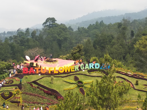 Coban Rais: Air Terjun Menakjubkan di Batu, Jawa Timur