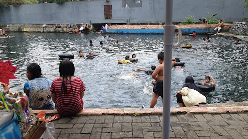 Pemandian Belakang Wendit Wakaf: Destinasi Sejuk untuk Bersantai dan Berenang