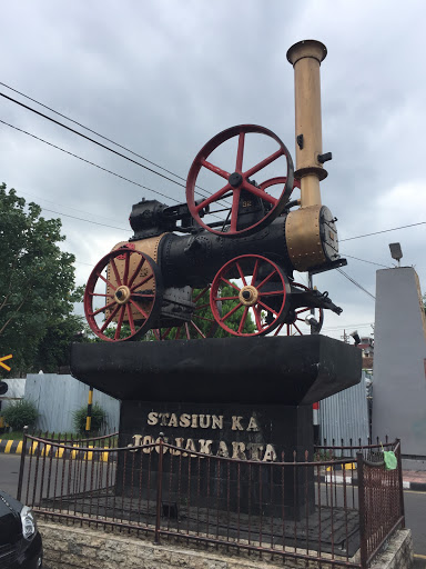 Monumen Stasiun KA Jogjakarta: Sejarah dan Pesona Bangunan Bersejarah