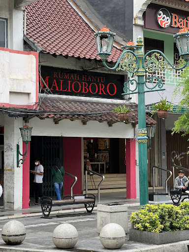 Rumah Hantu Malioboro: Petualangan Menakutkan di Jogja