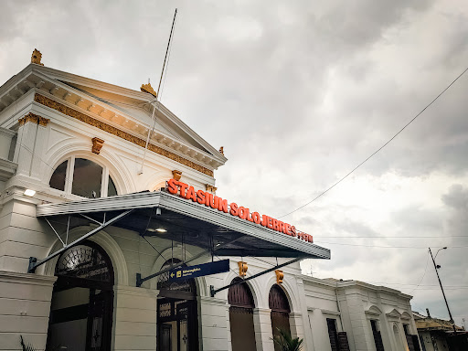 Stasiun Solojebres: Gerbang Menuju Kota Solo yang Ramah dan Modern