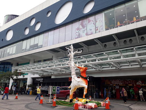 Tempat Parkir Motor di Solo Square: Aman, Nyaman, dan Dekat dengan Destinasi!