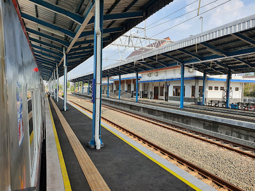 Stasiun Palur: Pusat Konektivitas di Karanganyar