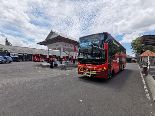 Terminal Bus Palur: Pusat Transportasi di Karanganyar