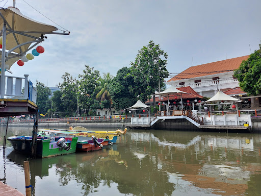 Taman Prestasi Surabaya: Destinasi Wisata Air Menarik di Tengah Kota