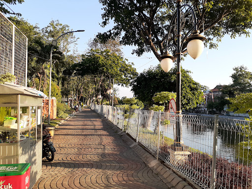 Taman Asreboyo Surabaya: Oase Hijau di Tengah Kota