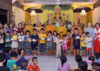 Bạc Liêu: Đêm Trung thu chan chứa yêu thương tại Tịnh thất Pháp Quang