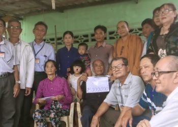 Bạc Liêu: Ban Từ thiện Phật giáo thị xã Giá Rai trao quà yêu thương cho người dân trên địa bàn