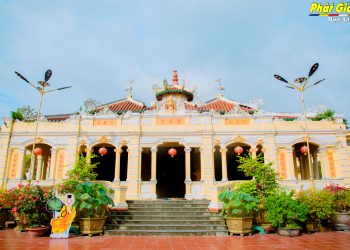 Bạc Liêu: Trao quà Tết cho người dân tại chùa Giác Hoa