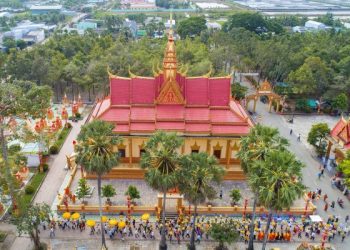 Bạc Liêu: Lễ đặt Bát hội tại chùa Sereymeanchey
