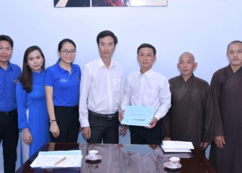 Bạc Liêu: Ban Trị sự Phật giáo tỉnh trao tiền hỗ trợ nạn nhân bị điện giật