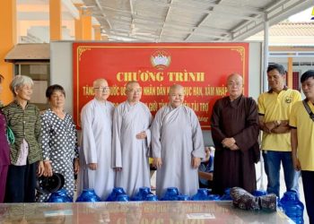 Bạc Liêu: Phân ban Ni giới tỉnh tặng nước lọc cho người dân vùng hạn mặn tỉnh Tiền Giang