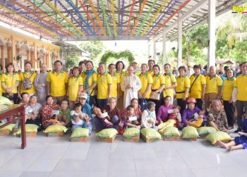 Bạc Liêu: Trao quà tình thương tại chùa Giác Hoa