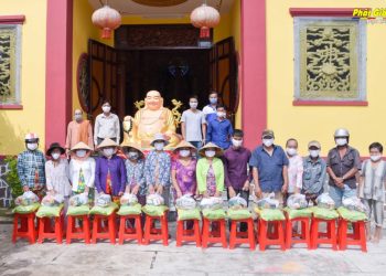 Bạc Liêu: Trao quà nghĩa tình trong mùa dịch Covid -19