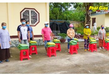 Bạc Liêu: Chùa Phổ Đà trao tặng trên 3 tấn gạo tại xã Vĩnh Hưng A