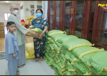 Bạc Liêu: Chùa Long Quang hỗ trợ 270 phần quà cho bà con trong mùa dịch